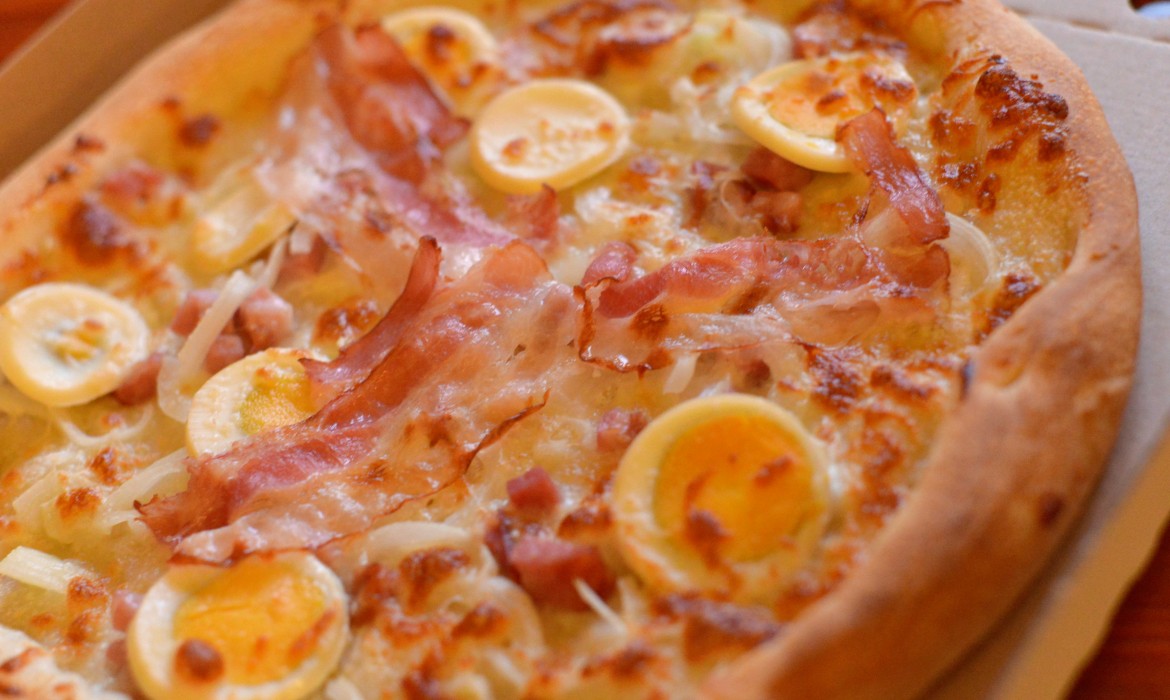 Sajtkrémes pizza